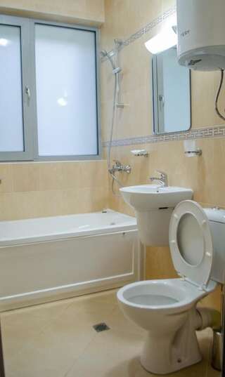 Гостевой дом Guest House Dinevi Сапарева-Баня Трехместный номер с собственной ванной комнатой-2
